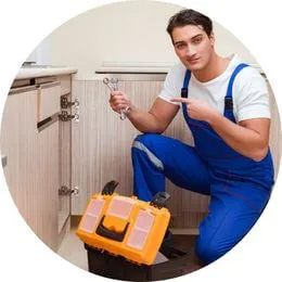 Vazamento no teto em São Bernardo com reparo hidráulico emergencial